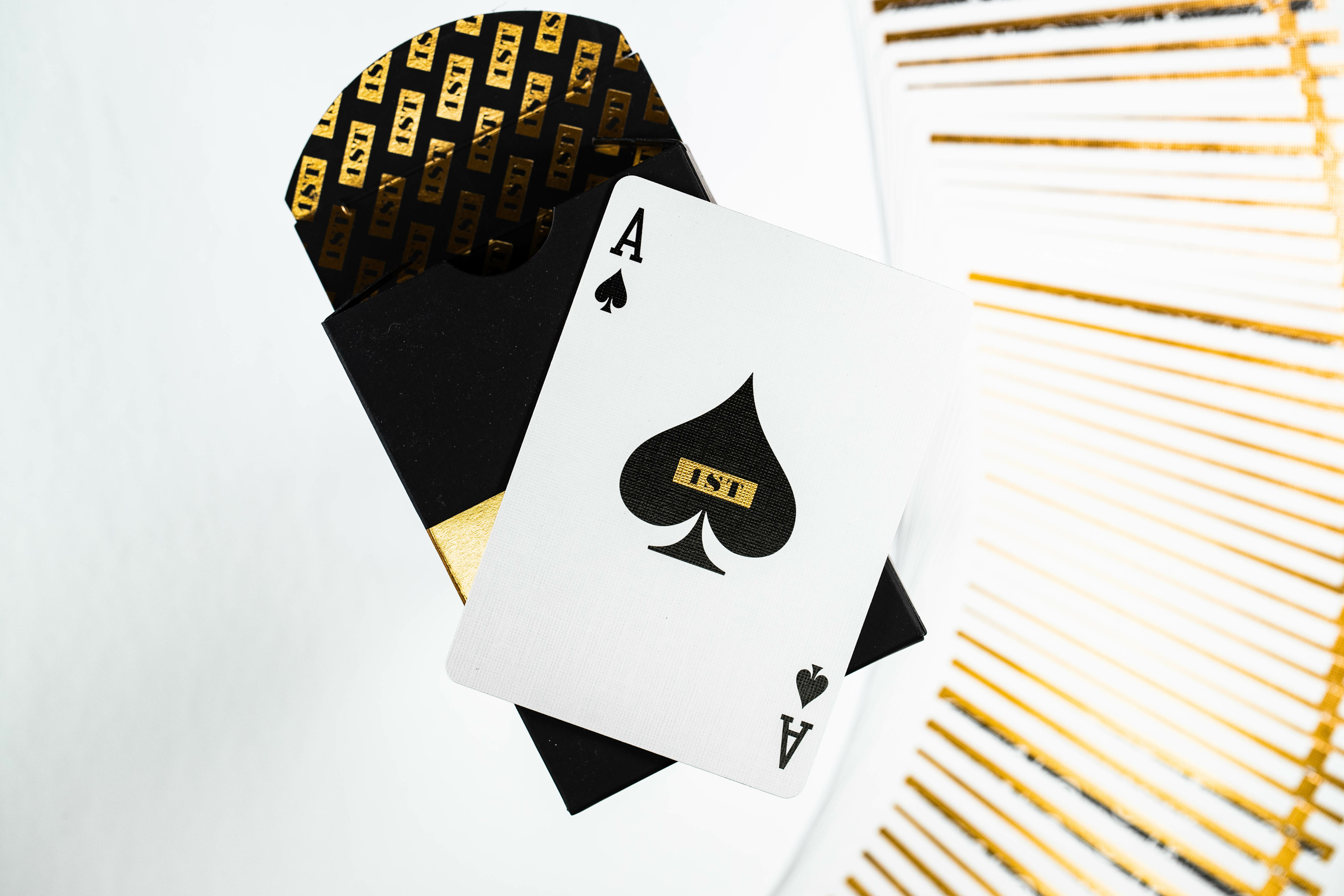 ラッピング不可】 1st playing cards V1、V2セット トランプ/UNO その他￥9,180-eur-artec.fr